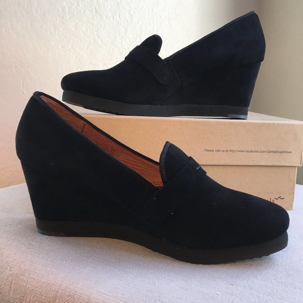 NIB Gentle Souls - Black Suede Wedge Heels - Size 7.5 M